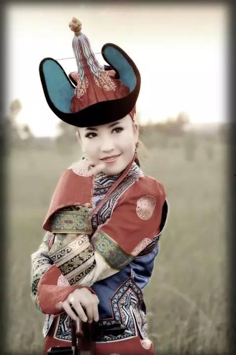 穿着蒙古袍嗨起来视频,民族风情与音乐共鸣的视听盛宴